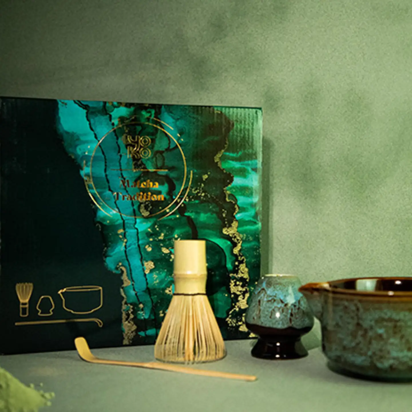 Smaragdový Matcha set so stojanom